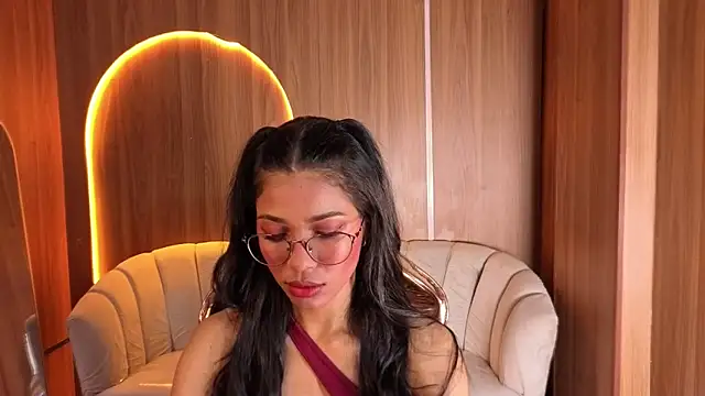 Alina b  online show from 18, 4, 2026