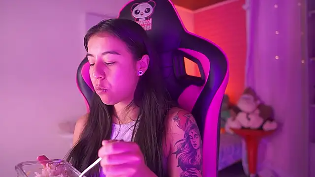 Snapshot of mavi_boo chatting on 2, 2, 2026 mavi boo online show from 2, 2, 2026