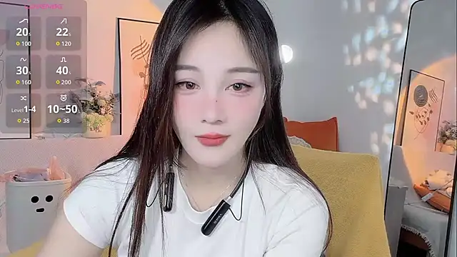 Lisa-295188 online show from 17, 3, 2026