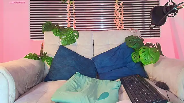 ThiiagoSaeenz online show from 5, 6, 2026