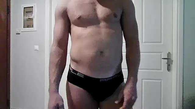 Snapshot of YoungforOld32 chatting on 3, 3, 2026 YoungforOld32 online show from 3, 3, 2026