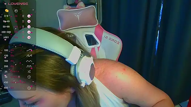 Snapshot of Emiliaaah chatting on 26, 2, 2026 Emiliaaah online show from 26, 2, 2026