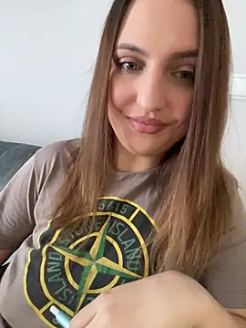 Snapshot of AliceDesmee chatting on 14, 2, 2026 AliceDesmee online show from 14, 2, 2026