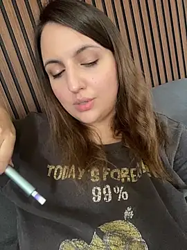 Snapshot of AliceDesmee chatting on 9, 8, 2026 AliceDesmee online show from 9, 8, 2026