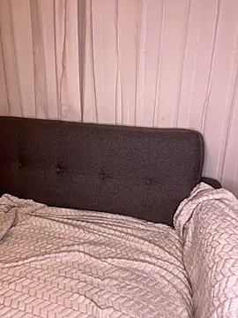 cristal  violetaa online show from 3, 2, 2026