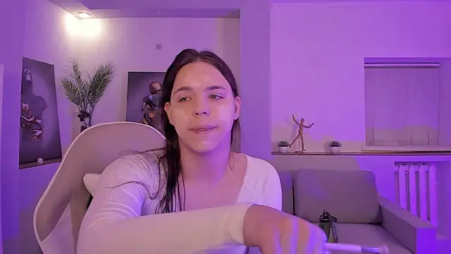 Snapshot of Madison_dolly chatting on 15, 2, 2026 Madison dolly online show from 15, 2, 2026