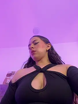 Annie bonnie  online show from 15, 4, 2026