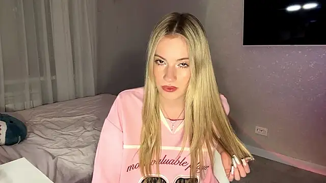 Snapshot of Between_Eeys chatting on 2, 2, 2026 Between Eeys online show from 2, 2, 2026