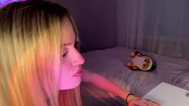 Snapshot of Between_Eeys chatting on 2, 3, 2026 Between Eeys online show from 2, 3, 2026