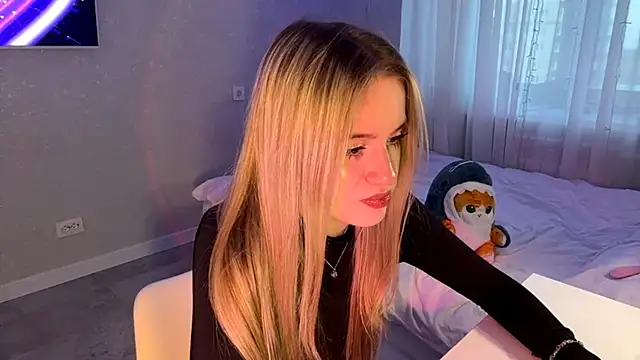 Between Eeys online show from 25, 3, 2026