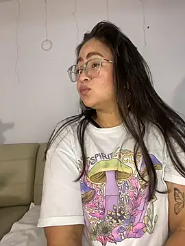 Snapshot of alisbloom chatting on 22, 2, 2026 alisbloom online show from 22, 2, 2026