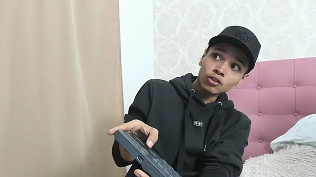 Alejandroo Montenegro online show from 18, 2, 2026