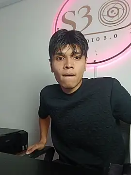 Alejandroo Montenegro online show from 18, 4, 2026