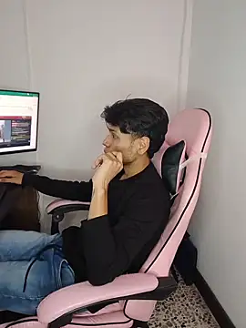 Alejandroo Montenegro online show from 2, 6, 2026