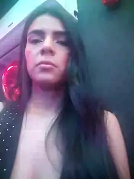 EvaMiranda online show from 13, 4, 2026