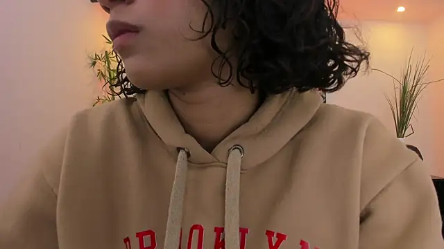 Snapshot of Emily_bruss chatting on 11, 7, 2026 Emily bruss online show from 11, 7, 2026