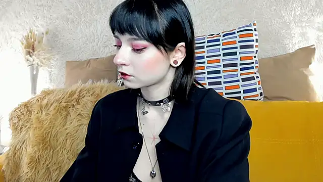 Scarle Whisper online show from 8, 2, 2026