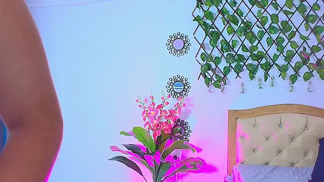 Snapshot of Miabunny___ chatting on 2, 3, 2026 Miabunny online show from 2, 3, 2026