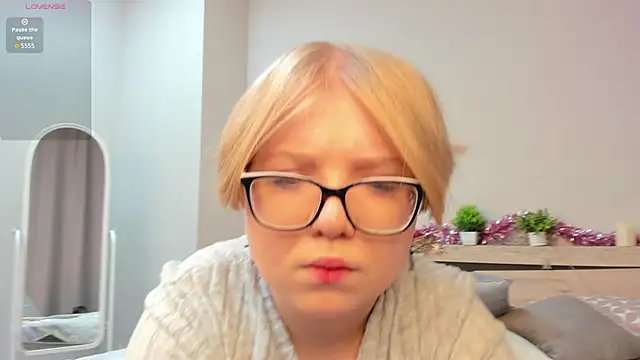 Snapshot of Lauraaa_Smith chatting on 24, 2, 2026 Lauraaa Smith online show from 24, 2, 2026