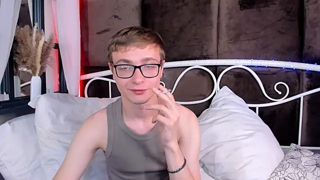 Snapshot of Emmit_Barker chatting on 9, 7, 2026 Emmit Barker online show from 9, 7, 2026