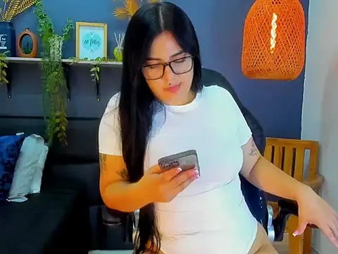 Snapshot of eliza_pink24 chatting on 2, 2, 2026 eliza pink24 online show from 2, 2, 2026