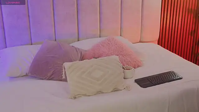 SofiaCortes4 online show from 30, 7, 2026