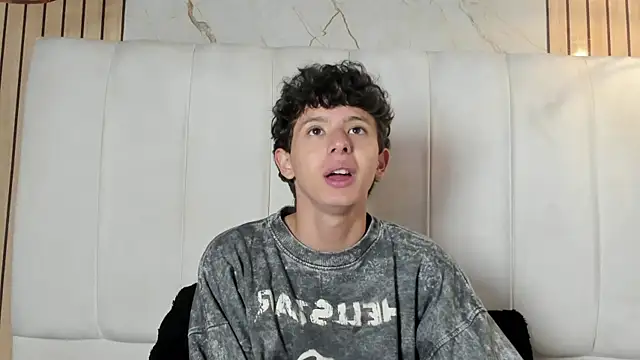 Snapshot of David_Roy_ chatting on 19, 2, 2026 David Roy online show from 19, 2, 2026