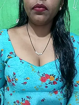 Snapshot of Parul-009 chatting on 5, 4, 2026 Parul-009 online show from 5, 4, 2026