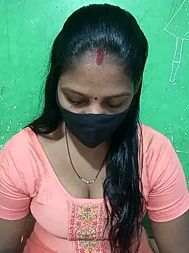 Snapshot of Parul-009 chatting on 8, 4, 2026 Parul-009 online show from 8, 4, 2026