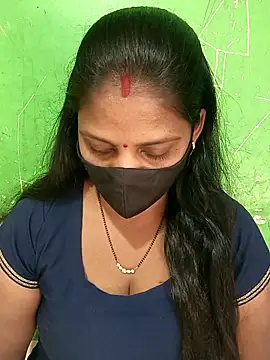 Snapshot of Parul-009 chatting on 9, 4, 2026 Parul-009 online show from 9, 4, 2026