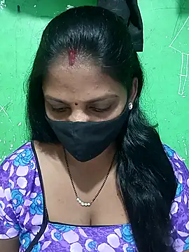 Snapshot of Parul-009 chatting on 10, 4, 2026 Parul-009 online show from 10, 4, 2026