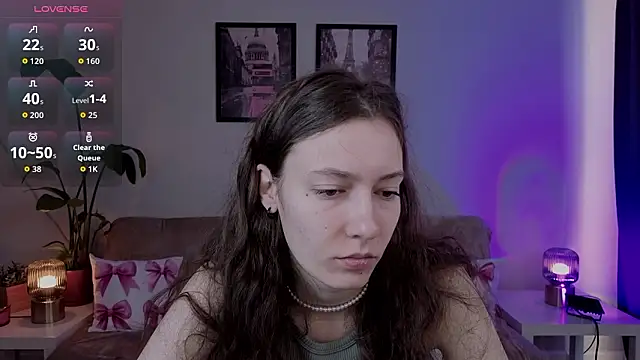 Snapshot of VioletaBloom chatting on 1, 2, 2026 VioletaBloom online show from 1, 2, 2026