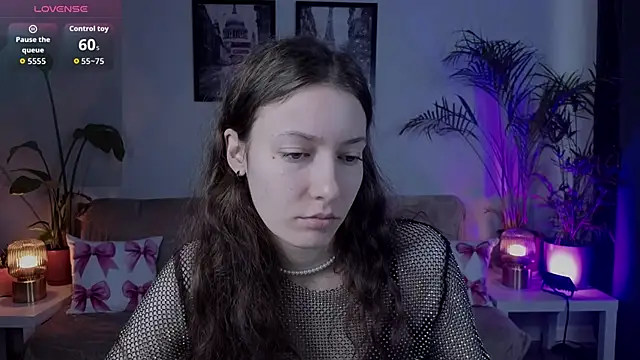 Snapshot of VioletaBloom chatting on 6, 2, 2026 VioletaBloom online show from 6, 2, 2026