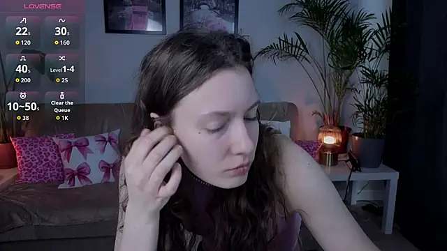 Snapshot of VioletaBloom chatting on 18, 2, 2026 VioletaBloom online show from 18, 2, 2026