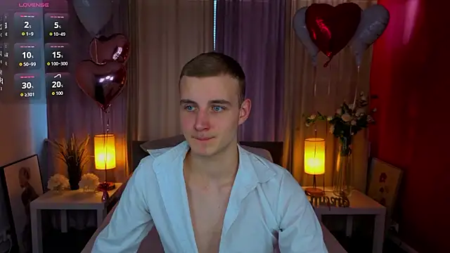 HereAlexColee online show from 13, 2, 2026