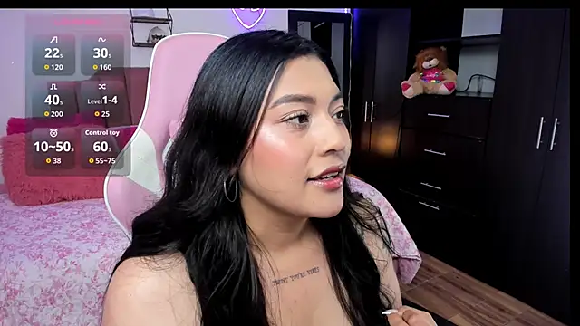 Snapshot of SiennaBloom chatting on 7, 2, 2026 SiennaBloom online show from 7, 2, 2026