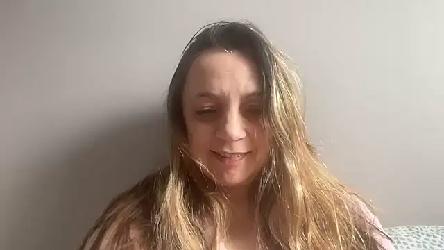 Snapshot of ShyFlameLive chatting on 2, 5, 2026 ShyFlameLive online show from 2, 5, 2026