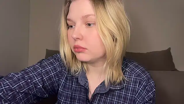 Ophelia Ritz online show from 9, 4, 2026