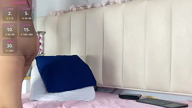 Snapshot of Loren_ortiiz chatting on 10, 4, 2026 Loren ortiiz online show from 10, 4, 2026