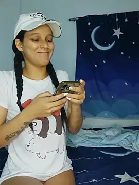 Snapshot of Perla_and_Maikol chatting on 21, 2, 2026 Perla and Maikol online show from 21, 2, 2026