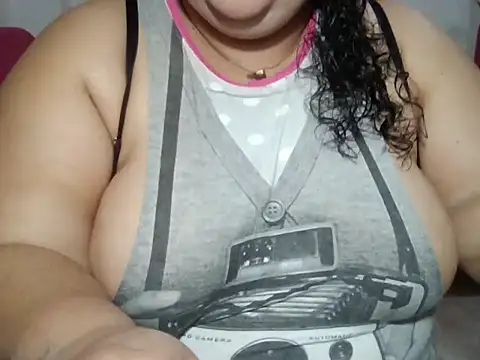 Snapshot of Danavane22 chatting on 2, 2, 2026 Danavane22 online show from 2, 2, 2026