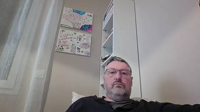 doudou310 online show from 22, 2, 2026