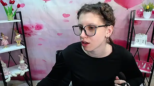 Snapshot of LilianaShine chatting on 31, 5, 2026 LilianaShine online show from 31, 5, 2026