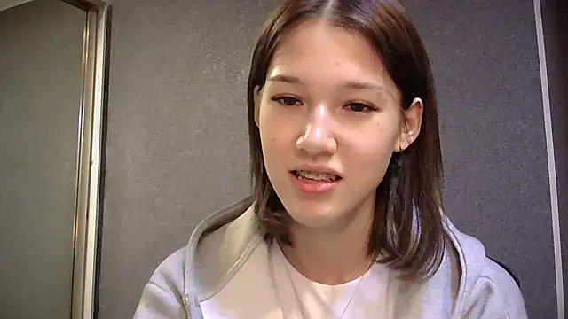 lilXdomiii online show from 25, 4, 2026