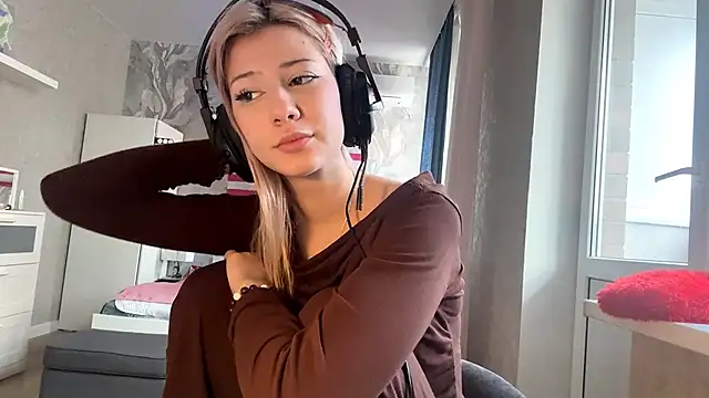 Snapshot of LadyFoxLove chatting on 16, 2, 2026 LadyFoxLove online show from 16, 2, 2026