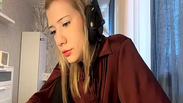 Snapshot of LadyFoxLove chatting on 26, 2, 2026 LadyFoxLove online show from 26, 2, 2026