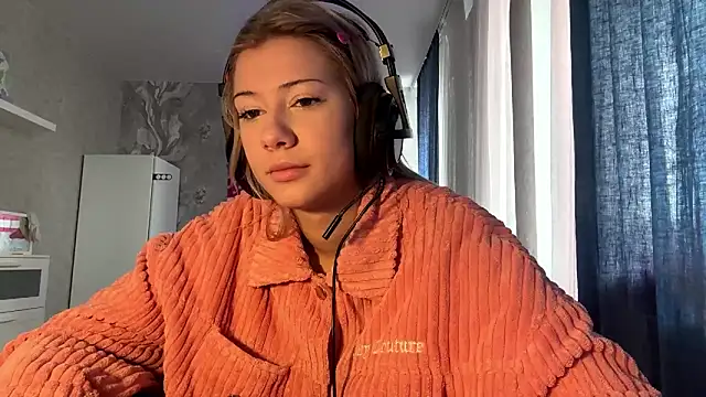 Snapshot of LadyFoxLove chatting on 28, 2, 2026 LadyFoxLove online show from 28, 2, 2026