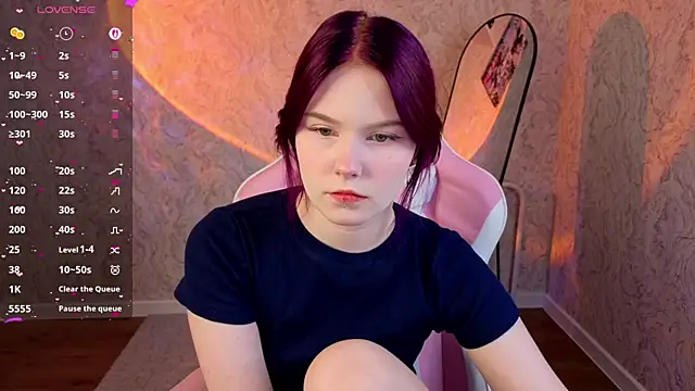 Julia Anis online show from 11, 4, 2026