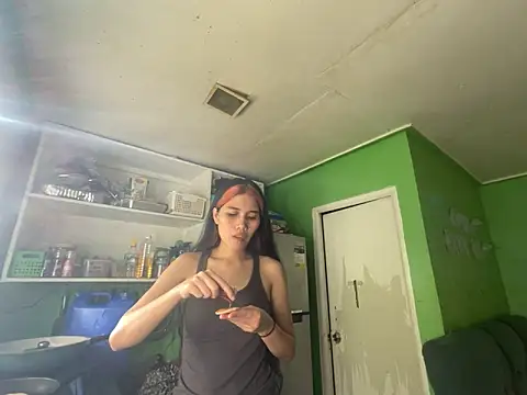 Snapshot of Sweetiebabe25 chatting on 18, 2, 2026 Sweetiebabe25 online show from 18, 2, 2026