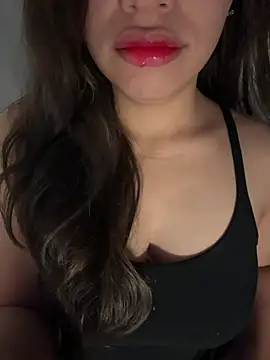 QuynhAnh 2k1 online show from 18, 2, 2026